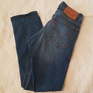 505 Crop High Waisted Levi Jeans